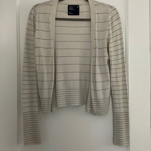 White and silver cardiagan